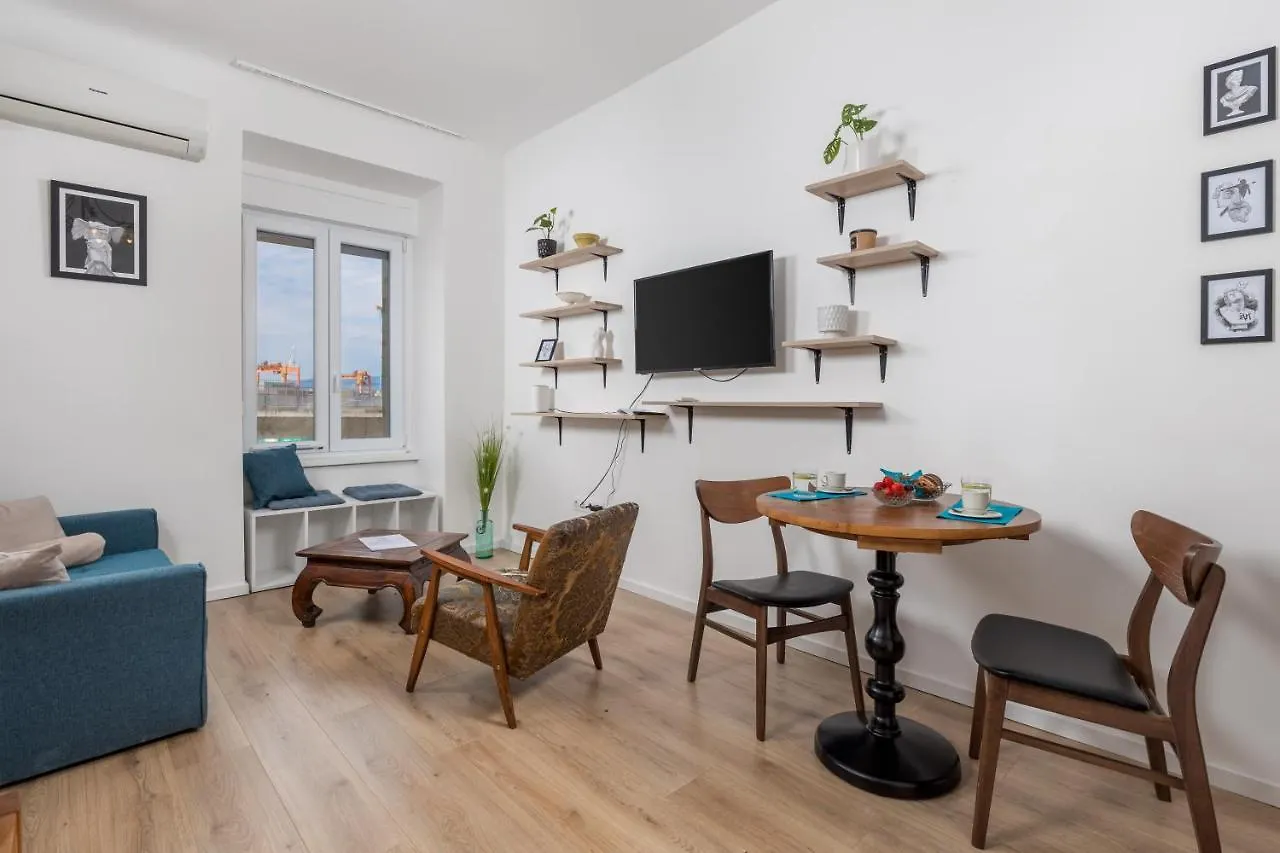 The Dock Apartment Rijeka 0*,  Chorvatsko